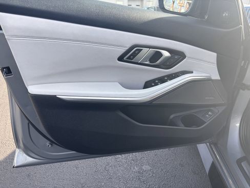 Used 2022 BMW M3 Competition w/ Executive Package image 9