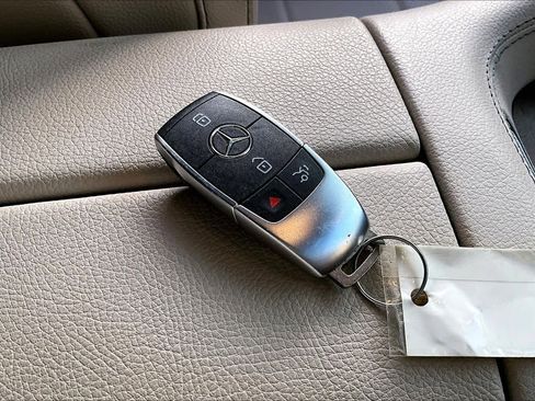 Used 2021 Mercedes-Benz GLS 450 4MATIC image 14