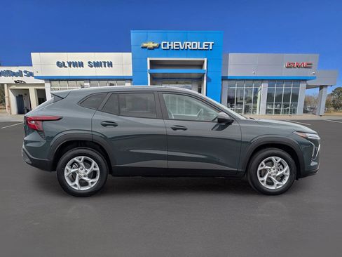 New 2026 Chevrolet Trax LS w/ LS Convenience Package image 7