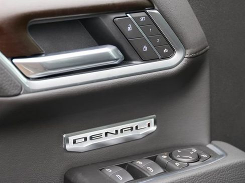 New 2026 GMC Sierra 1500 Denali w/ Technology Package AWD/4WD image 15