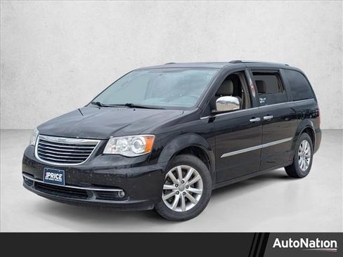 Used 2016 Chrysler Town & Country Limited Platinum FWD image 1