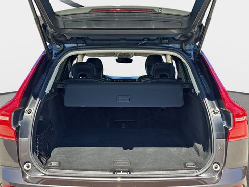 Used 2023 Volvo XC60 B5 Ultimate FWD image 14