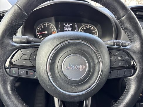 Used 2018 Jeep Renegade Altitude w/ Cold Weather Group image 22