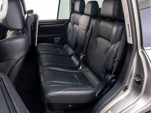 Used 2016 Lexus LX 570 4WD image 16