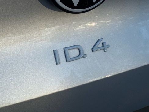 Used 2021 Volkswagen ID.4 Pro S w/ Gradient Package image 17