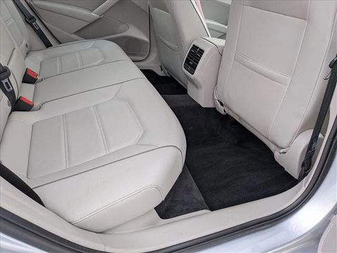 Used 2017 Volkswagen Passat 1.8T SE image 18