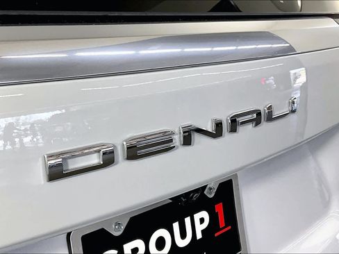 Used 2026 GMC Yukon XL Denali w/ Sun & Power Step Package AWD/4WD image 10