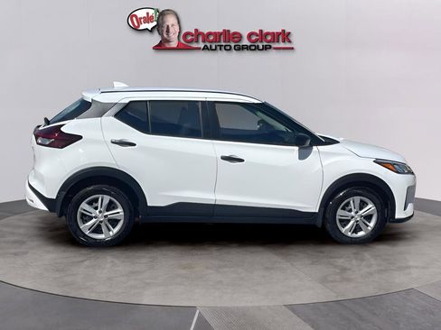 Certified 2025 Nissan Kicks Play S FWD image 6