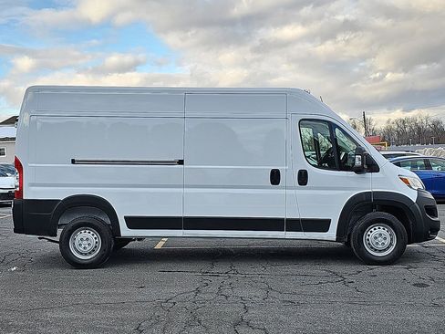 Used 2025 RAM ProMaster 2500 FWD image 7