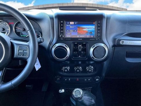 Used 2012 Jeep Wrangler Unlimited Rubicon w/ Connectivity Group image 6