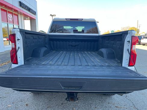 Used 2021 Chevrolet Silverado 2500 Custom w/ Custom Value Package image 23