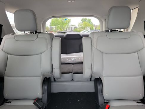 New 2026 Ford Explorer Active w/ Active Comfort Package AWD/4WD image 17