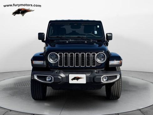 Used 2025 Jeep Wrangler Unlimited Sahara AWD/4WD image 8