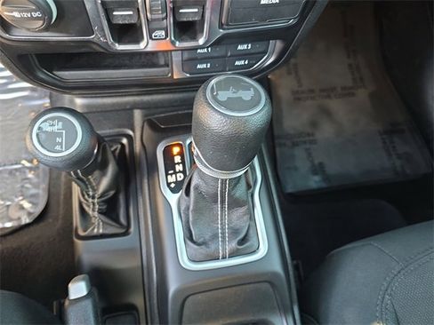 Certified 2022 Jeep Wrangler Unlimited Sahara w/ LED Lighting Group image 19