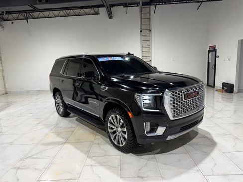 Used 2021 GMC Yukon Denali w/ LPO, Illumination Package RWD image 3