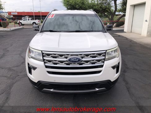 Used 2018 Ford Explorer XLT w/ Equipment Group 202A FWD image 3