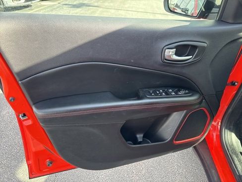 Used 2018 Jeep Compass Trailhawk w/ Cold Weather Group image 21