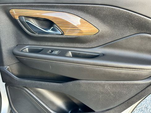 Used 2020 GMC Terrain SLE w/ Driver Convenience Package image 13