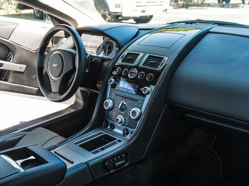 Used 2011 Aston Martin DB9 Coupe RWD image 21