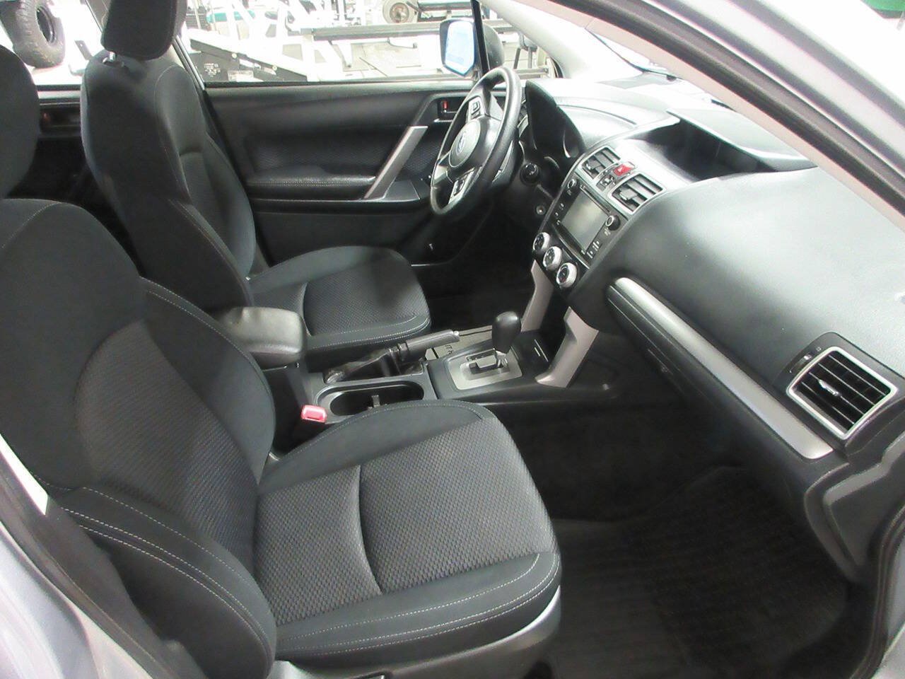 Used 2017 Subaru Forester 2.5i w/ Alloy Wheel Package AWD/4WD image 8