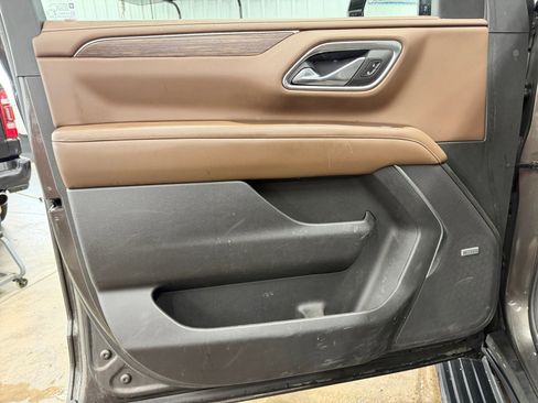 Used 2021 Chevrolet Tahoe High Country w/ Premium Package image 25