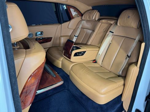 Used 2018 Rolls-Royce Phantom Extended Wheelbase image 12
