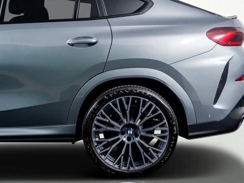 Used 2024 BMW X6 M60i image 16