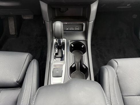Used 2023 Subaru Ascent Limited w/ Technology Package AWD/4WD image 15