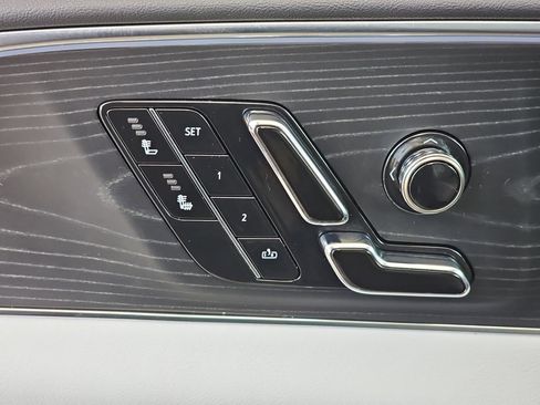 Certified 2024 Cadillac Lyriq Luxury AWD/4WD image 28