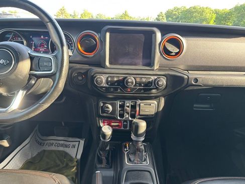 Used 2022 Jeep Gladiator Mojave w/ Cold Weather Group AWD/4WD image 26