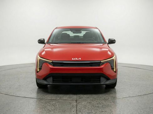 Used 2025 Kia K4 LXS FWD image 2