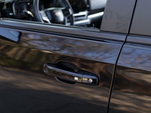 Used 2023 Chevrolet Silverado 1500 LT image 36