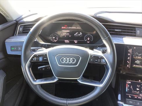 Used 2021 Audi e-tron Premium w/ Convenience Plus Package image 33