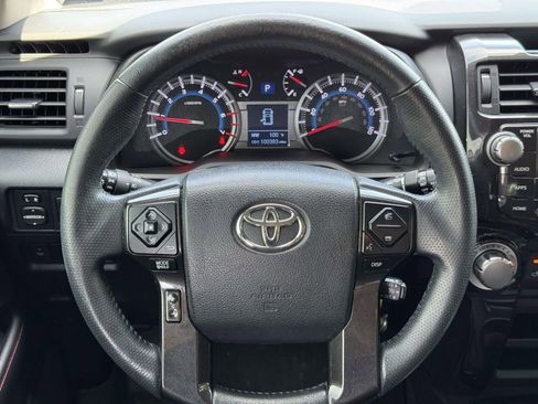 Used 2017 Toyota 4Runner TRD Off-Road AWD/4WD image 10