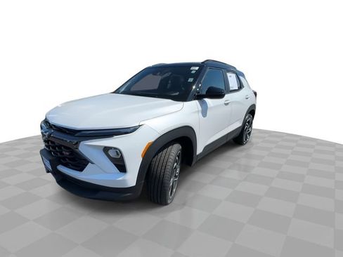 Certified 2025 Chevrolet TrailBlazer RS w/ Convenience Package AWD/4WD image 4