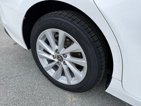 Used 2022 Toyota Camry LE image 9