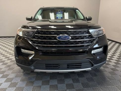 Used 2021 Ford Explorer XLT w/ Equipment Group 202A AWD/4WD image 4