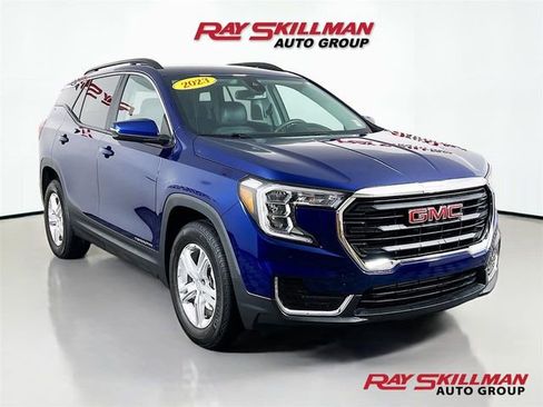 Used 2023 GMC Terrain SLE w/ Driver Convenience Package image 1