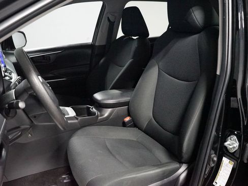 Certified 2025 Toyota RAV4 LE FWD image 25