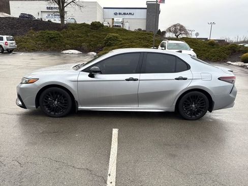 Used 2021 Toyota Camry SE w/ Convenience Package image 2