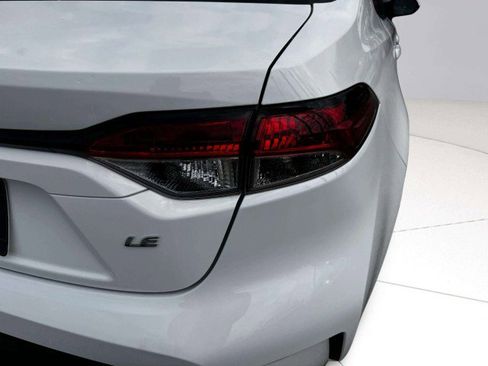 Used 2023 Toyota Corolla LE FWD image 16