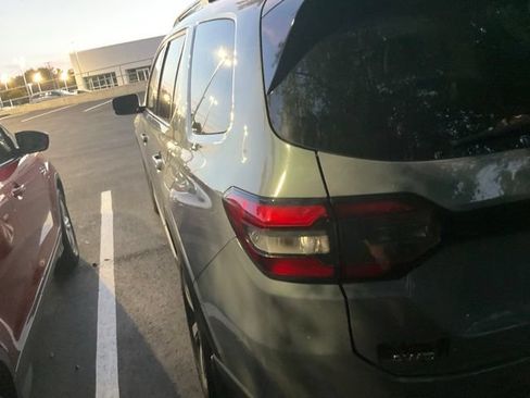 Used 2025 Honda Pilot Touring image 10