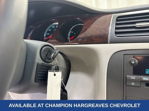 Used 2011 Buick Lucerne CXL FWD image 22