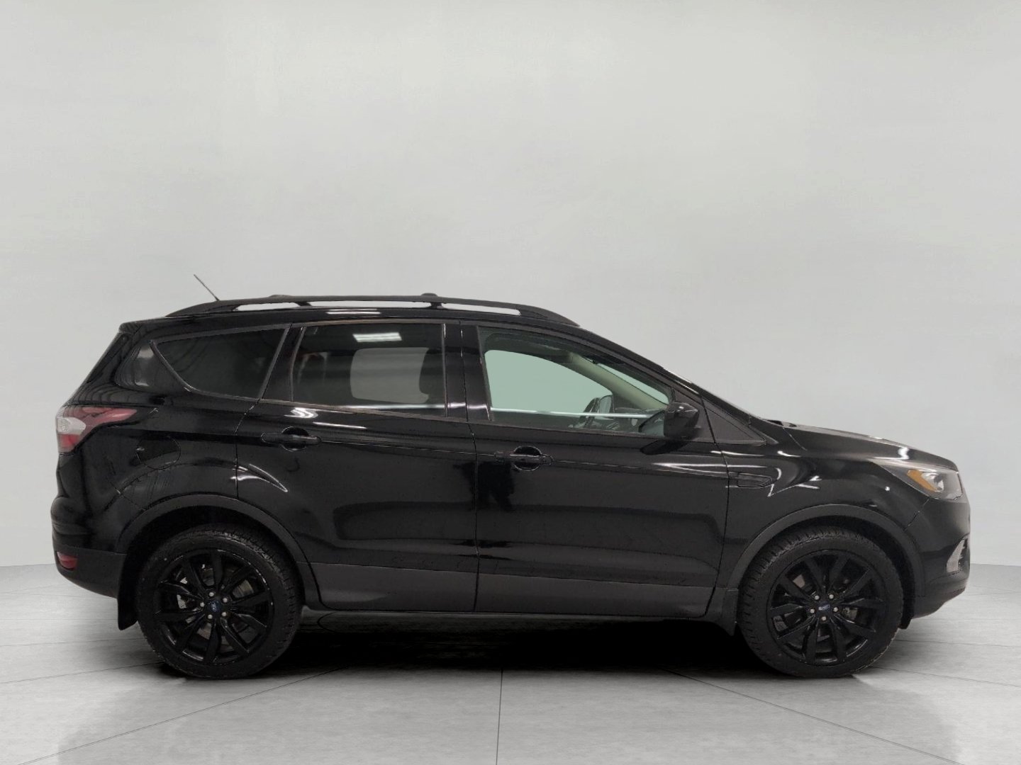 Used 2017 Ford Escape SE w/ Equipment Group 201A AWD/4WD image 11