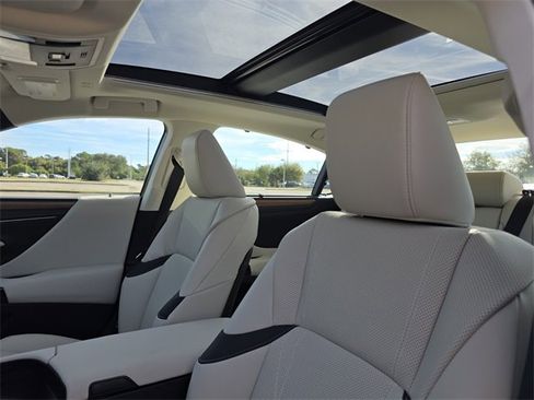New 2025 Lexus ES 350 Ultra Luxury image 21
