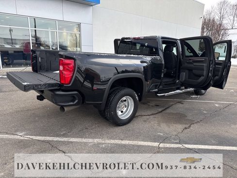 Used 2024 Chevrolet Silverado 3500 High Country w/ Technology Package image 36