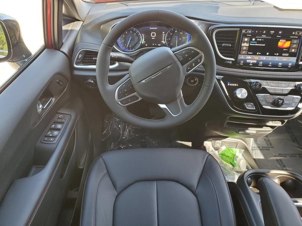 New 2027 Chrysler Pacifica Select AWD/4WD image 10