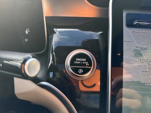 Used 2026 Mercedes-Benz GLC 300 4MATIC image 20