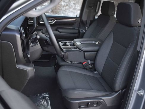 Used 2025 Chevrolet Silverado 1500 LT image 9