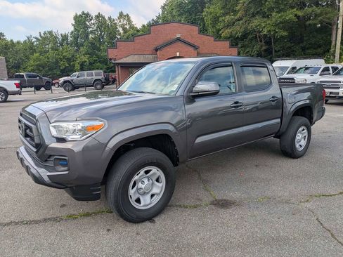 Used 2020 Toyota Tacoma SR w/ SR Convenience Package RWD image 8